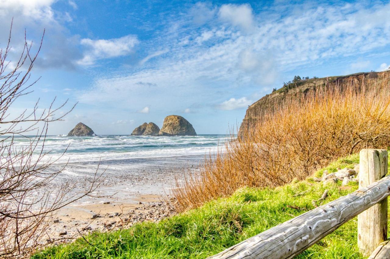 Coastal Comfort Oceanside Esterno foto